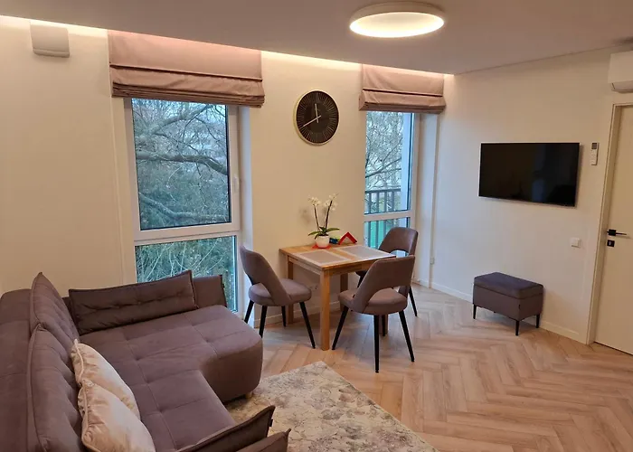 アパート Adelina